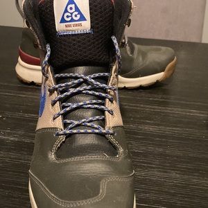 Men’s size 9 Nike Acg stasis fall colorway.